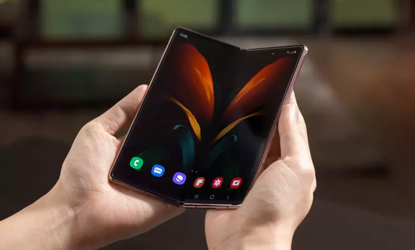 Складной смартфон Samsung Galaxy W21 5G представят 4 ноября