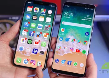 Apple took 51% of the smartphone market. This is three times more than that of Samsung