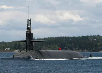 Атомная субмарина USS Alabama с межконтинентальными баллистическими ракетами Trident II дальностью свыше 12 000 км и ядерным оружием получила нового командира