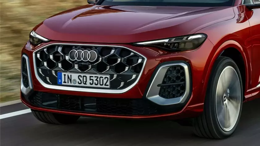 Прототип Audi RS Q5 Sportback на трассе Нюрбургринг