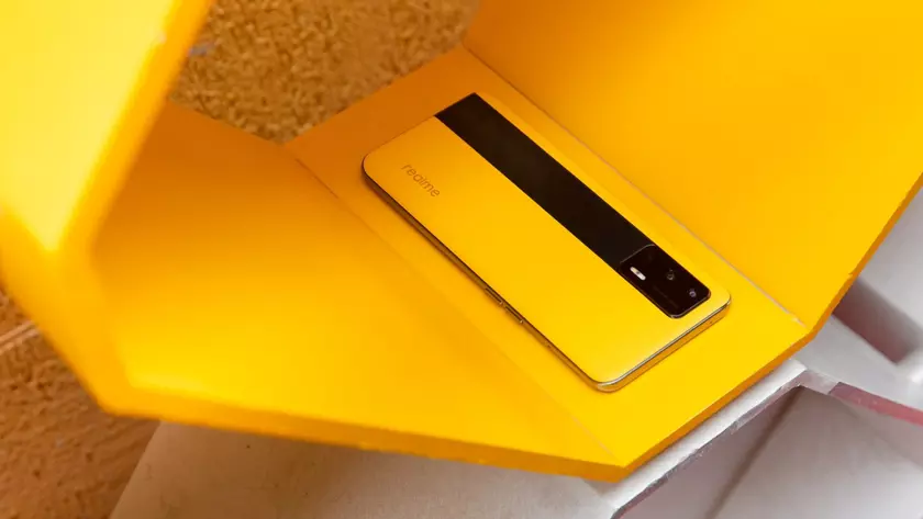 Realme GT 5G станет самым дешёвым смартфоном на Snapdragon 888 в Украине