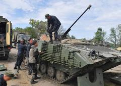 Die Streitkräfte der Ukraine eroberten den russischen BMP-2 mit dem modernen und seltenen Schutz 675-sb3KDZ