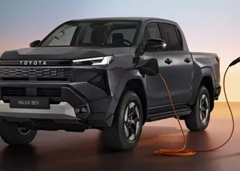 Toyota представила новый Hilux BEV с запасом хода 240 км