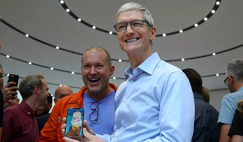 Apple работала над безрамочным смартфоном еще 5 лет назад, но все ее прототипы не работали