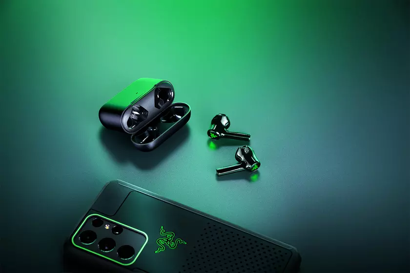 Razer Hammerhead True Wireless X: беспроводные наушники с подсветкой и 28 часами автономности всего за $80
