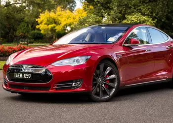 Немец на Tesla Model S проехал 1,5 млн км – пришлось поменять три аккумулятора и четыре двигателя