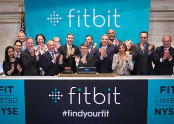 Fitbit собирается возобновить производство гаджетов, поэтому уволит 10% сотрудников
