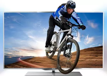 Новая линейка умных телевизоров Philips: подсветка Ambilight и технология SimulView для игры вдвоём