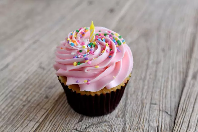 Толстяки обиделись на Google Карты из-за функции подсчета калорий в кексах