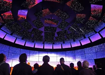 Продажи телевизоров в России упали вдвое