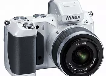Скорострельная беззеркалка Nikon 1 V2 на 14 МП