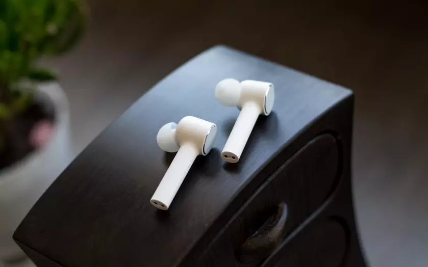 Xiaomi готовит к анонсу TWS-наушники Mi True Wireless Earphones Lite