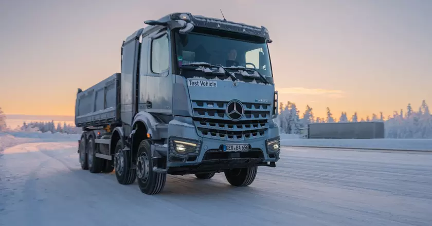 Discover the Cutting-Edge Mercedes-Benz eArocs 400: Redefining Heavy-Duty Electric Vehicles