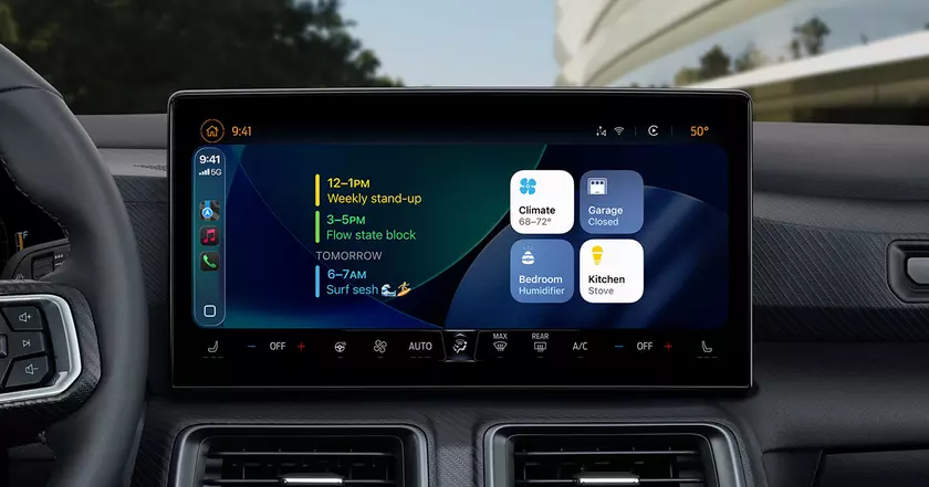 Apple CarPlay: Revolutionizing In-Car Connectivity