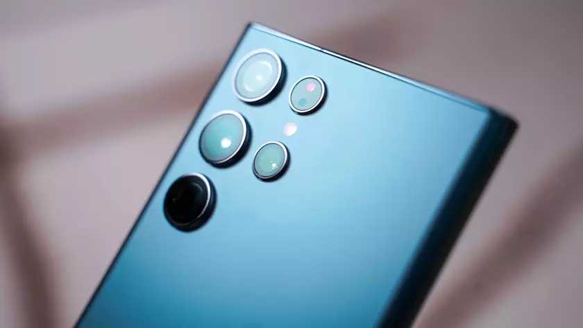 Слух: Samsung Galaxy S23 Ultra получит фирменный сенсор на 200 МП