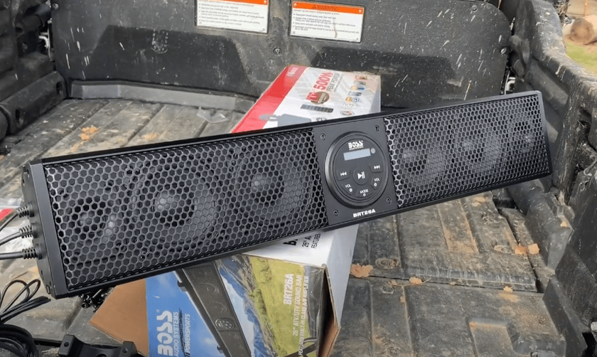 BOSS BRT26RGB Soundbar per golf cart