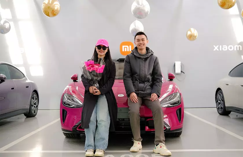 Xiaomi SU7: Молодая пара приобрела легендарный 200-тысячный автомобиль