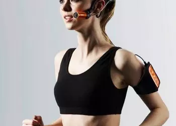 Panasonic HX-A100 – надежный спутник в любой ситуации