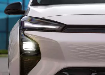 GM has released the first teasers of the new Chevrolet Bolt