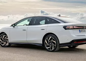 Volkswagen ID.7 не доберется до США и Канады: электрический лифтбек не выдержал реалий рынка