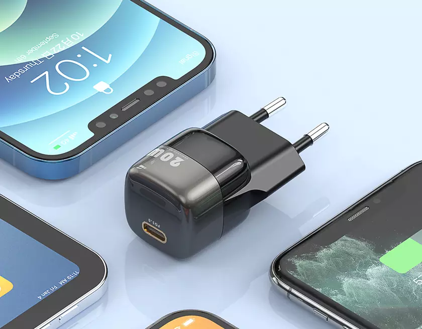 KUULAA Super Si: компактный блок питания на 20 Вт с европейской вилкой для iPhone, iPad и не только