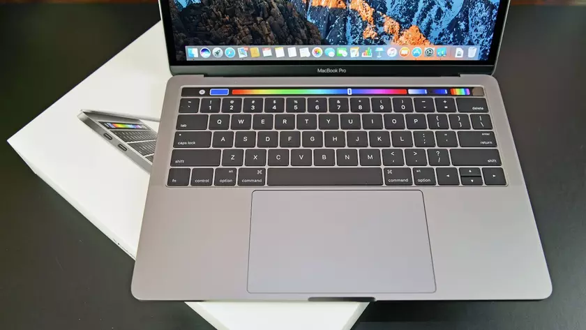 Специалисты iFixit разобрали новый Apple MacBook Pro 13