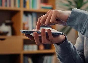 Like Samsung Galaxy S24: Google Pixel 8 and Google Pixel 8 Pro start getting Circle to Search functionality