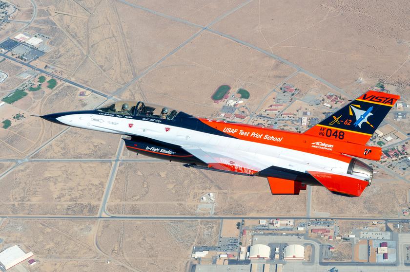 Искусственный интеллект более 17 часов управлял истребителем F-16 VISTA