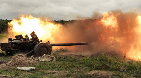 AFU vernichtet russischen MT-LB APC mit 100mm MT-12 Rapira Kanone