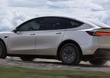 Удлиненная версия Tesla Model Y может появиться за пределами Китая