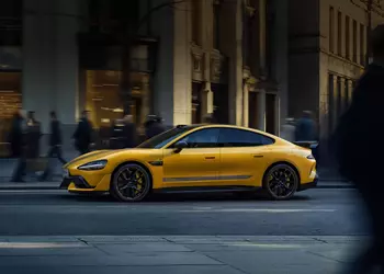 Xiaomi представила SU7 Ultra: электроседан, который разгоняется до 100 км/ч за 1,98 секунды