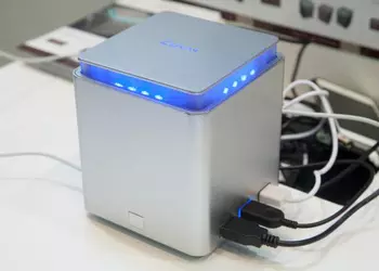 Внешний аккумулятор для портативных устройств LUXA2 P-MEGA емкостью 40 000 мАч