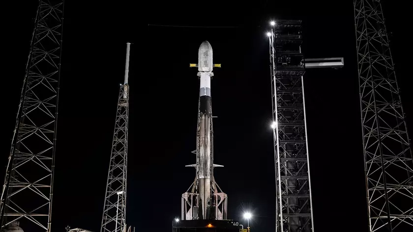Ракета Falcon 9 на стартовой площадке мыса Канаверал