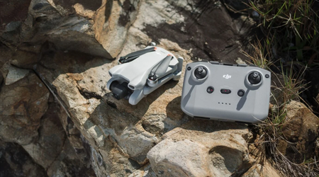 DJI Mini 3 è un drone economico del peso di 249 g con una fotocamera 4K che può volare per 38 minuti, al prezzo di 409 dollari