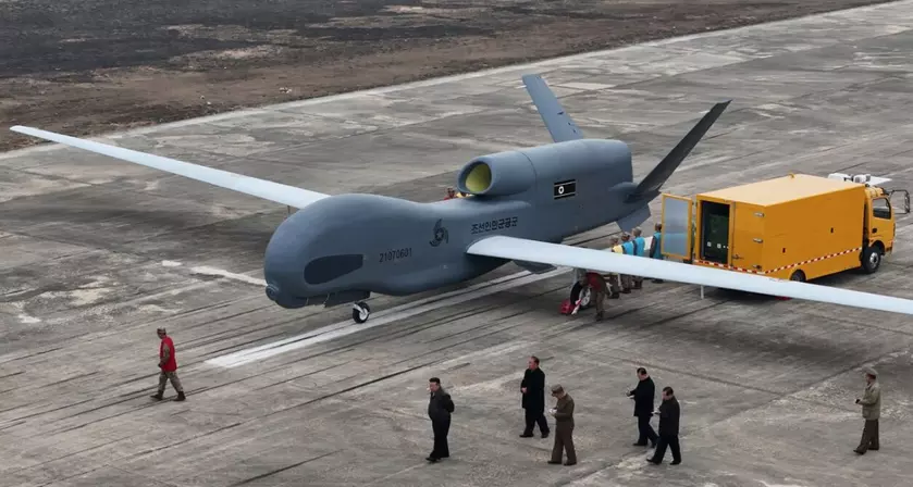 КНДР "украли" американский БПЛА RQ-4 Global Hawk и создали свой Saebyeol-4