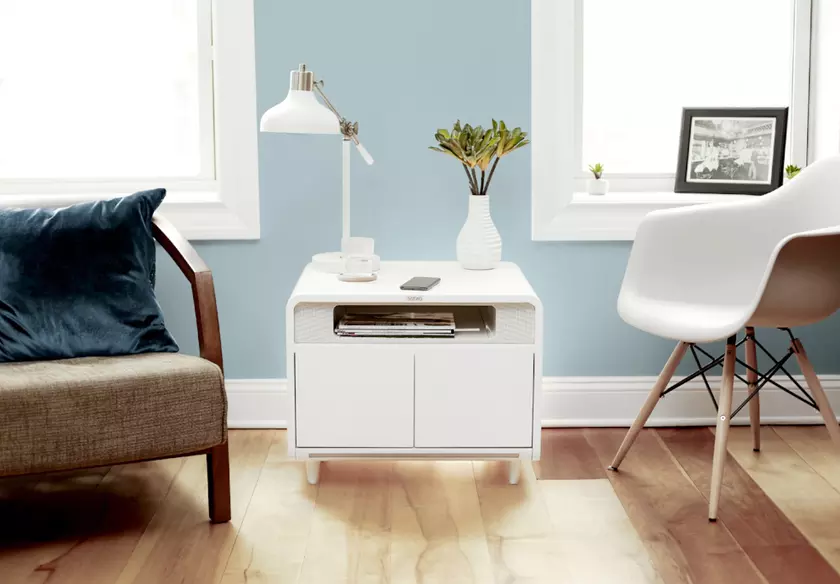 Журнальный смарт-стол Sobro умеет охлаждать напитки, заряжать гаджеты, включать музыку и свет