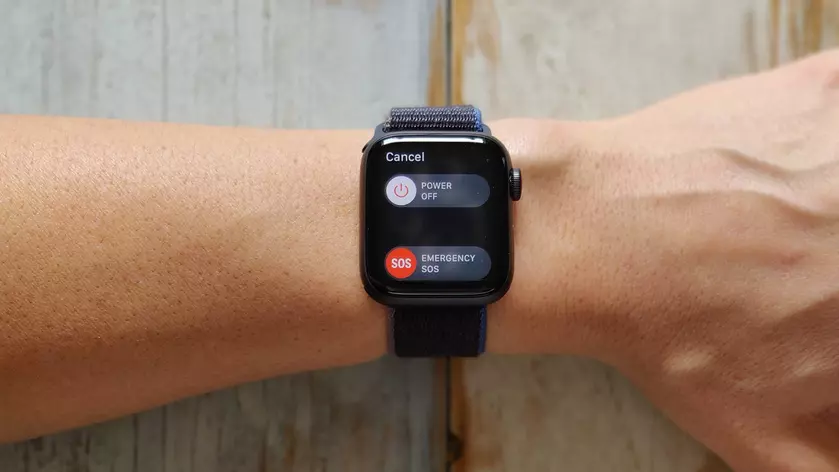 Смарт-часы Apple Watch и Siri случайно вызвали в спортзал 15 вооруженных полицейских, заявив о стрельбе