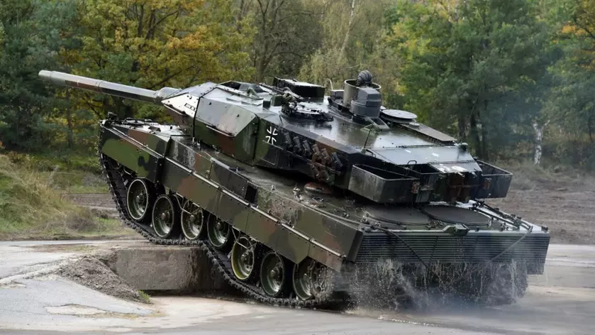 Leopard 2 и другая техника: Испания готовит новый пакет помощи для Украины 