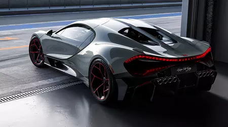 La Bugatti Tourbillon avec EPS Package est dotée d'un incroyable système d'échappement à huit sorties.