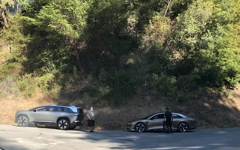 Электрокроссовер компании Lucid заметили на дорогах общего пользования