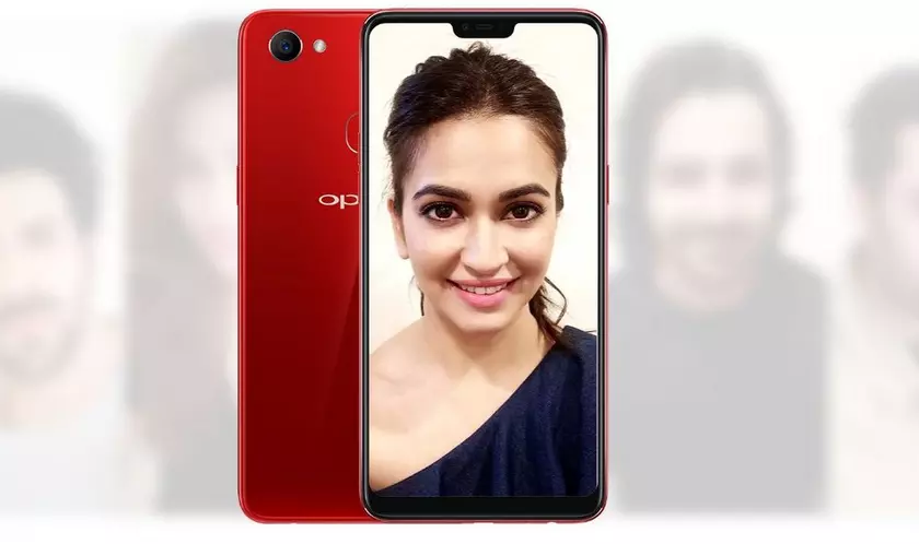 Oppo выпустила безрамочный смартфон с вырезом, процессором MediaTek P60 и названием Oppo F7