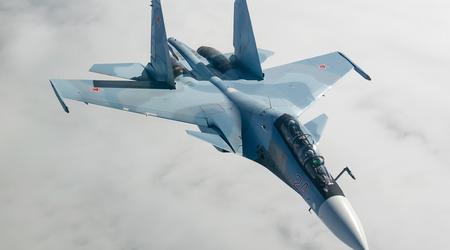 12 винищувачів Су-27 та Су-30, 5 бомбардувальників Су-24 та 6 гелікоптерів Мі-8 – стали відомі втрати російської авіації на аеродромі в Криму