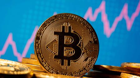 Bitcoin si sta dirigendo verso un prezzo record di oltre 62.000 dollari