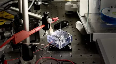 Сонце, сіль та трохи фізики: в EPFL навчилися добувати електрику з випаровування води