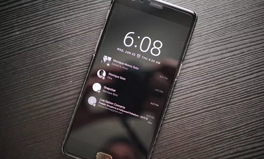 В OnePlus 6 вместе с обновлением исчезла функция Always On Display