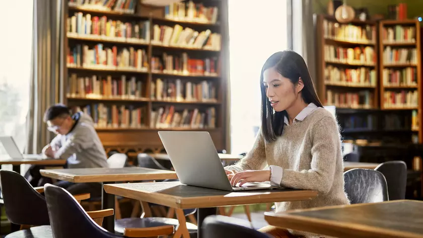 Microsoft закрывает LinkedIn в Китае из-за "сложной операционной среды"