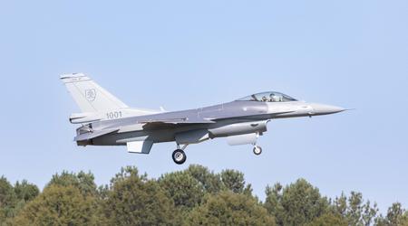 Un caccia F-16V Block 70 ammodernato per l'aeronautica slovacca ha effettuato il suo volo inaugurale in South Carolina