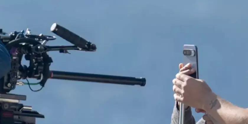 Стандартный Pixel 10 шокирует Pro-камерой в реальной жизни