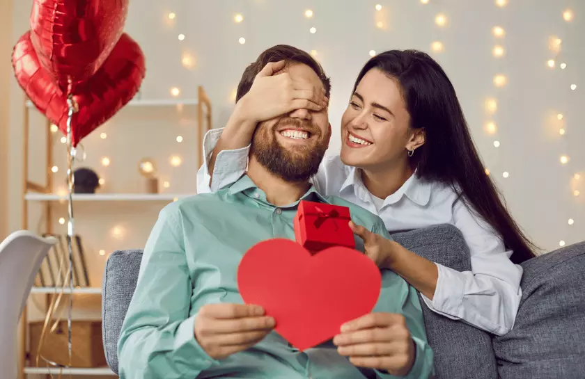 Топ-5 техногаджетов: лучшие подарки на День Валентина 2023