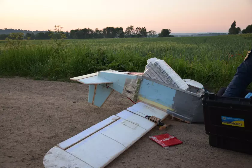 Двое украинцев пытались отправить беспилотник с сигаретами в Румынию, но их поймали